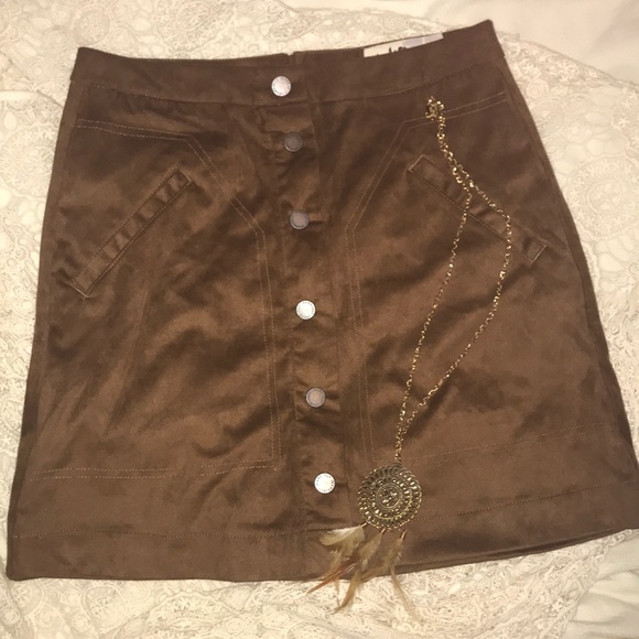 ✨💋JOLT Suede Skirt - Picture 3 of 4